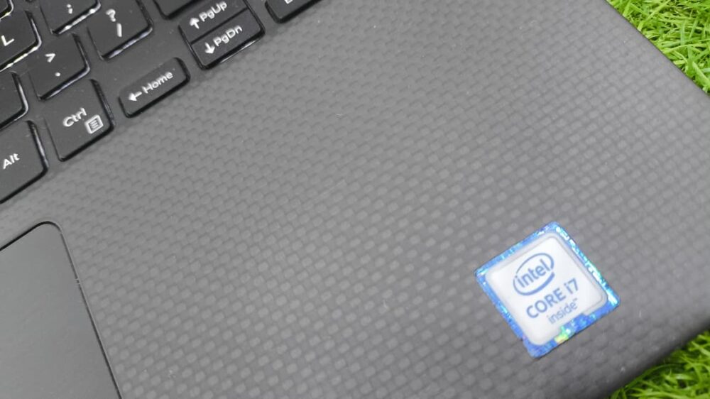 Dell Precision 5510 Mobile Workstation – Intel Core i7-6820HQ, 16GB RAM, 512GB NVMe SSD, NVIDIA Quadro M1000M 2GB, 15.6" 4K Touch Display