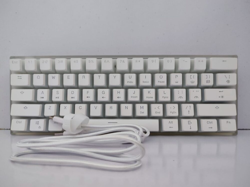 WhatsApp Image 2026-06-27 at 12.34.22 PM (1) Smart Duck XS61K Pro Mechanical Gaming Keyboard – Blue Switch (White) RGB Hot-Swappable 61-Key
