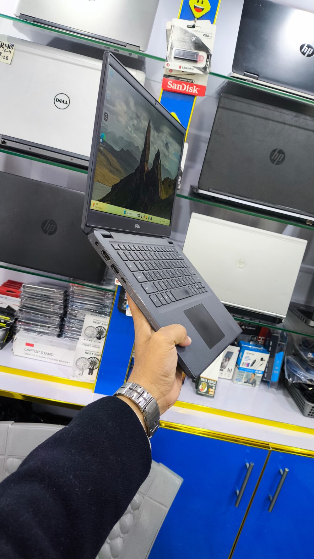 Dell Latitude 3410 – Intel Core i5 10th Gen | 8GB RAM | 256GB SSD | 14" Full HD IPS Display