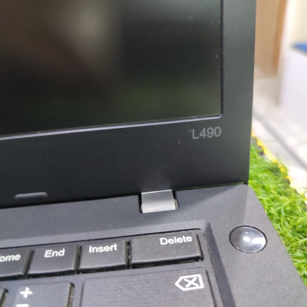 Lenovo ThinkPad L490 – Intel Core i5 8th Gen | 8GB RAM | 256GB SSD | 14" Full HD | Webcam | Good Battery Backup