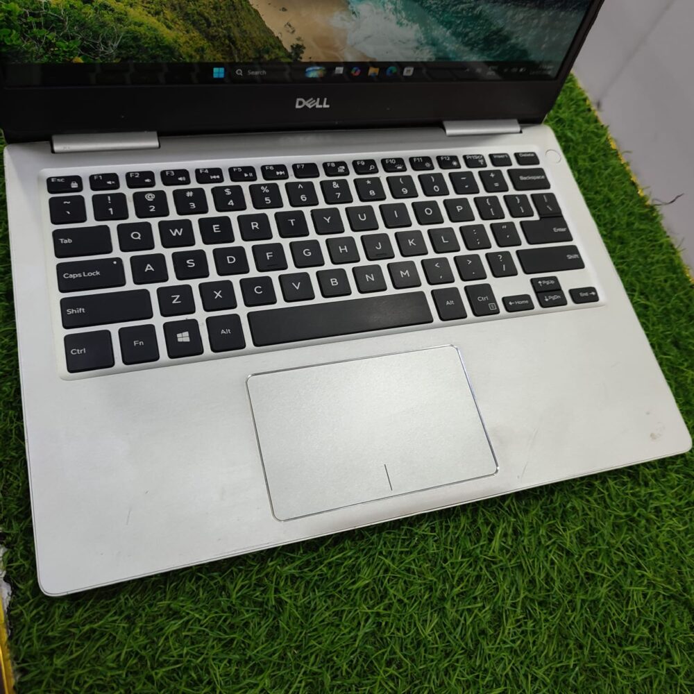Dell Inspiron 7370 – Intel Core i5 8th Gen | 8GB RAM | 256GB SSD | 13.3" Full HD | Backlit Keyboard | Good Battery Backup