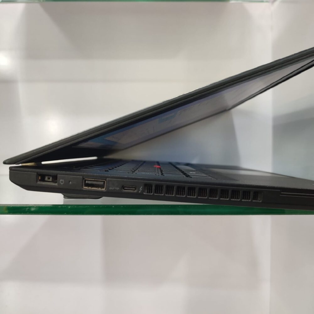 Lenovo ThinkPad T470 – Intel Core i5 6th Gen | 8GB RAM | 256GB SSD | 14" Full HD | Backlit Keyboard | Good Battery Backup
